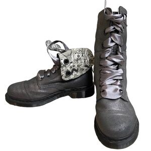 Dr. Martens Amelie Pewter Metallic Foldover Boots size 9m womens